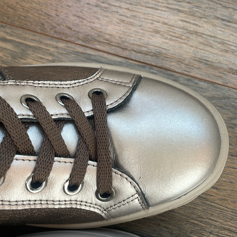 NWOT IGI&CO Sneakers with Golden Leather and Silver Glitter Detail Size EU 38 - Picture 10 of 11
